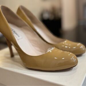 L.K. Bennett Shilo Taupe Patent Heels in women's size 36 (UK) or 6 (US)